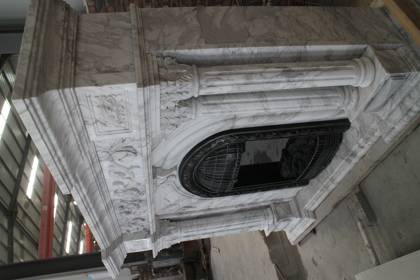 Nuevo diseño de decoración de piedra tallada chimenea de mármol blanco